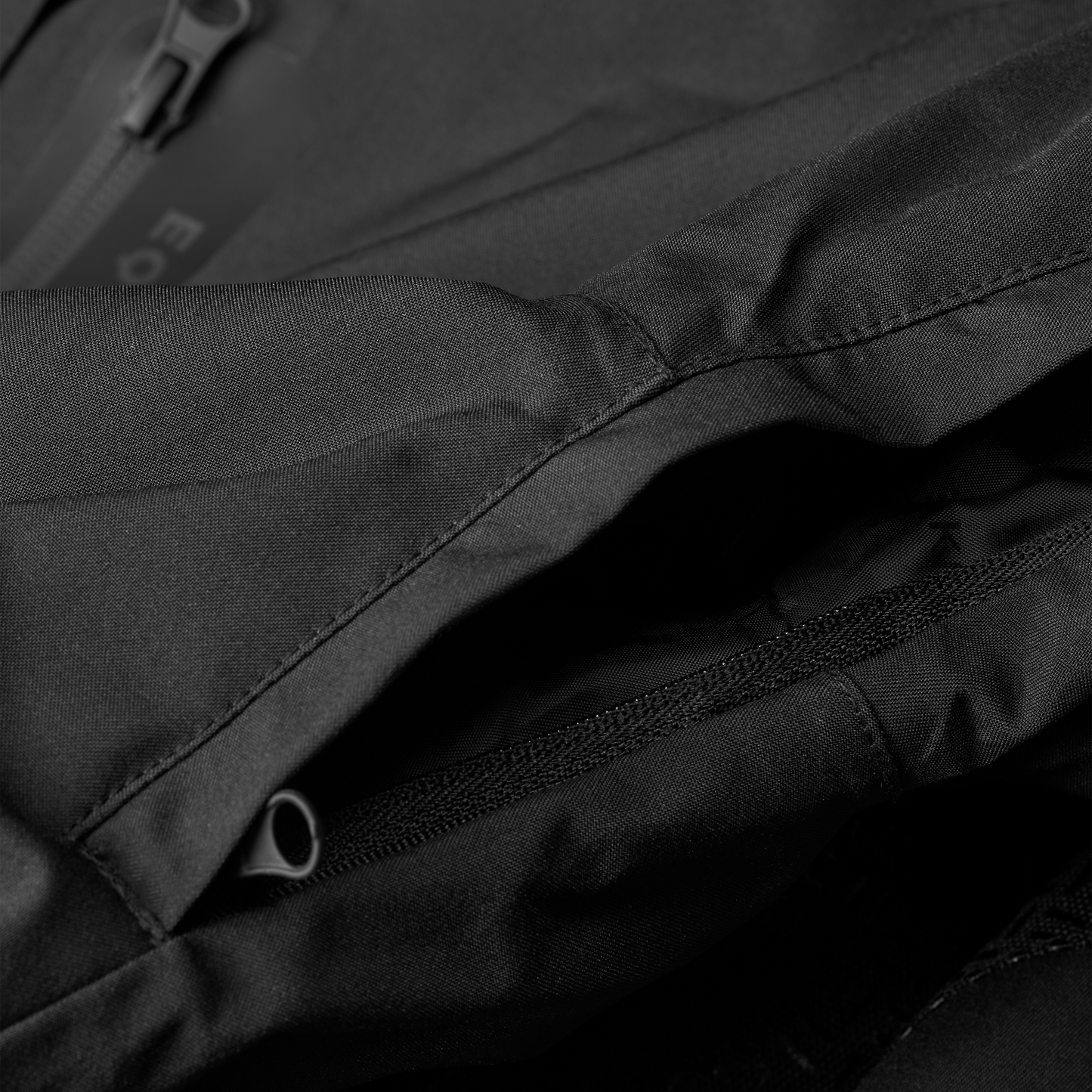 EQUES Overall Kingsland Saga